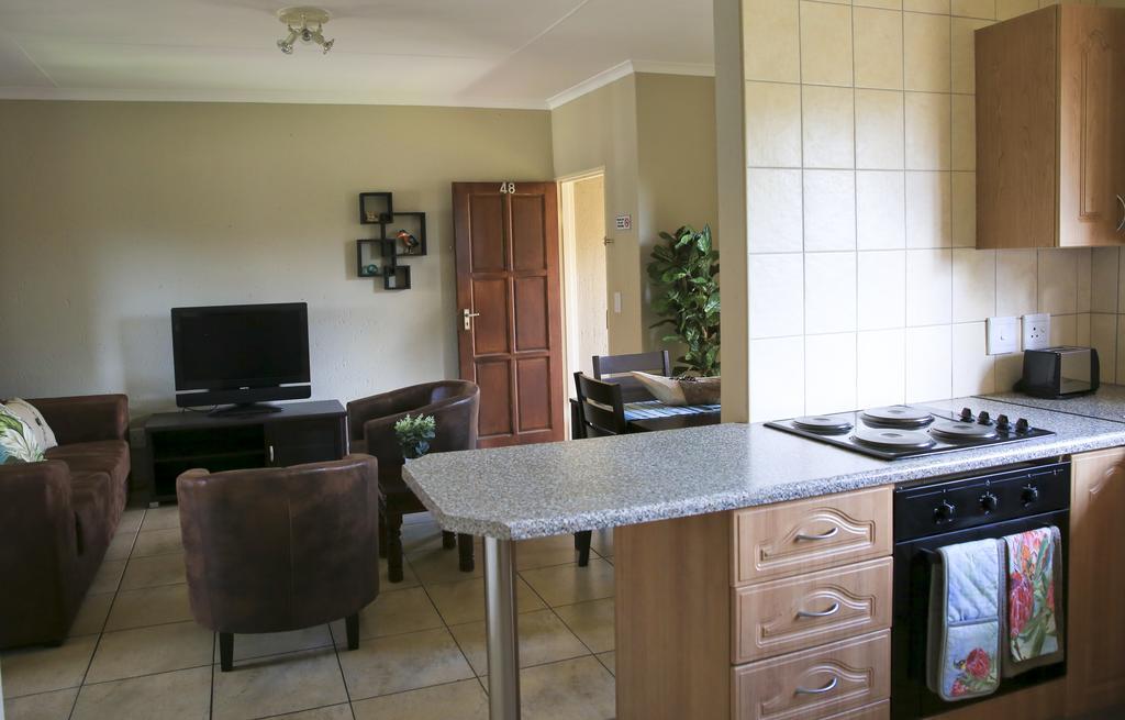 African Eagle Apartments Witfield Buitenkant foto