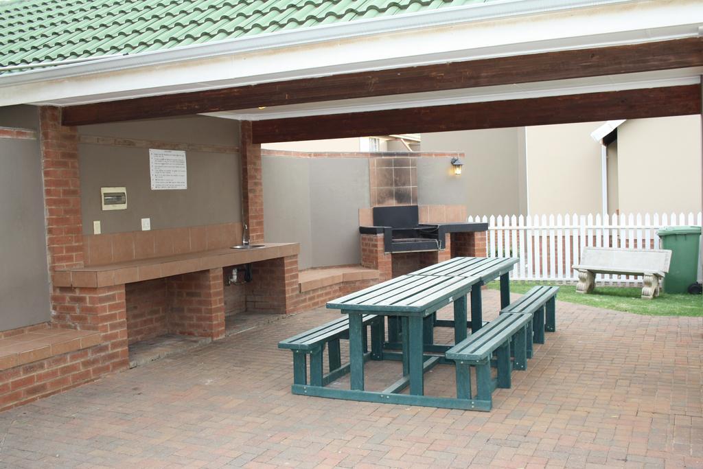African Eagle Apartments Witfield Buitenkant foto