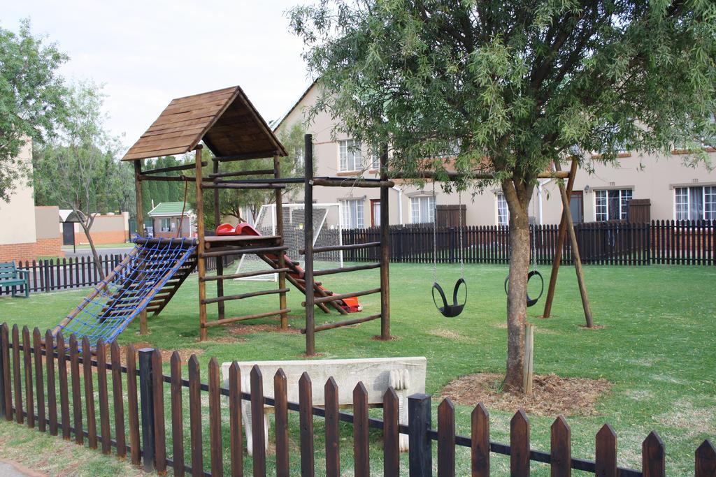 African Eagle Apartments Witfield Buitenkant foto