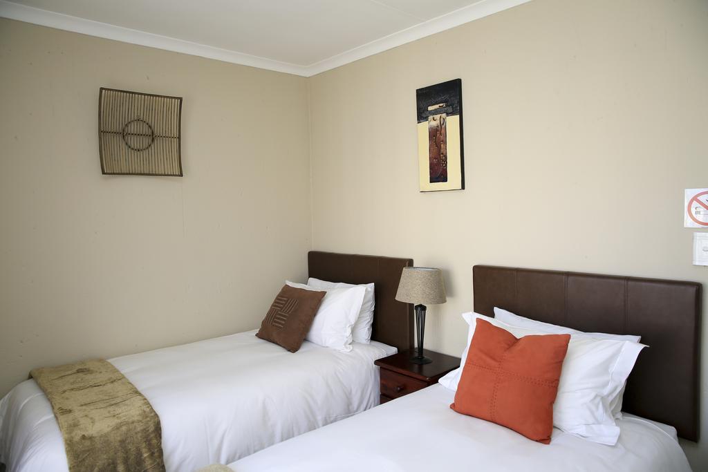 African Eagle Apartments Witfield Buitenkant foto