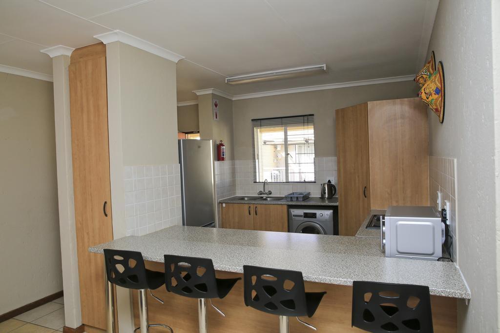 African Eagle Apartments Witfield Buitenkant foto