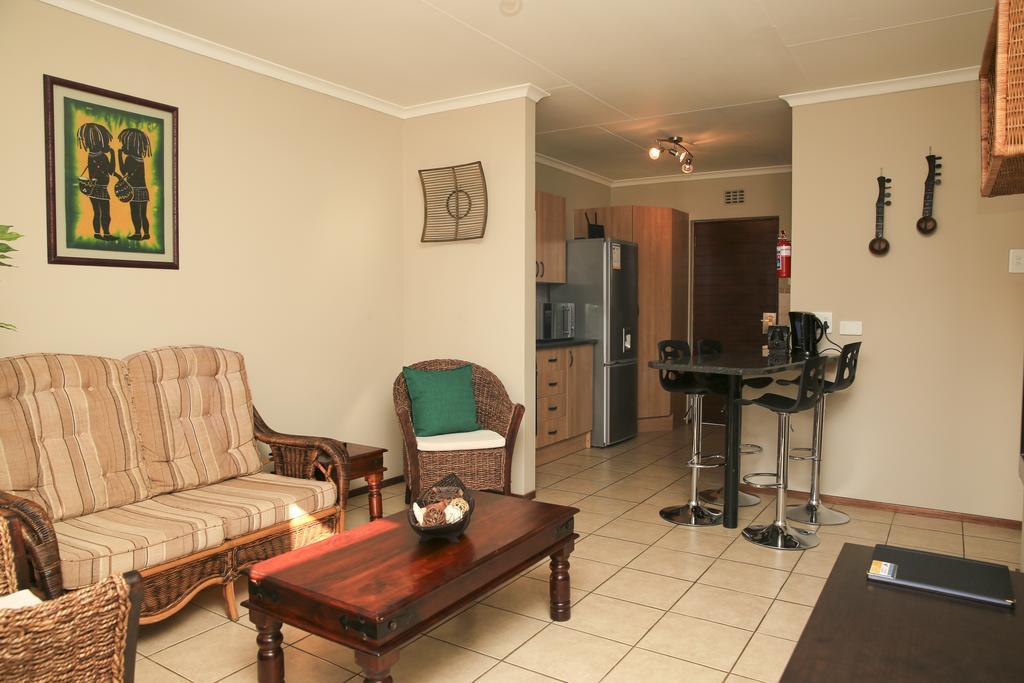 African Eagle Apartments Witfield Buitenkant foto