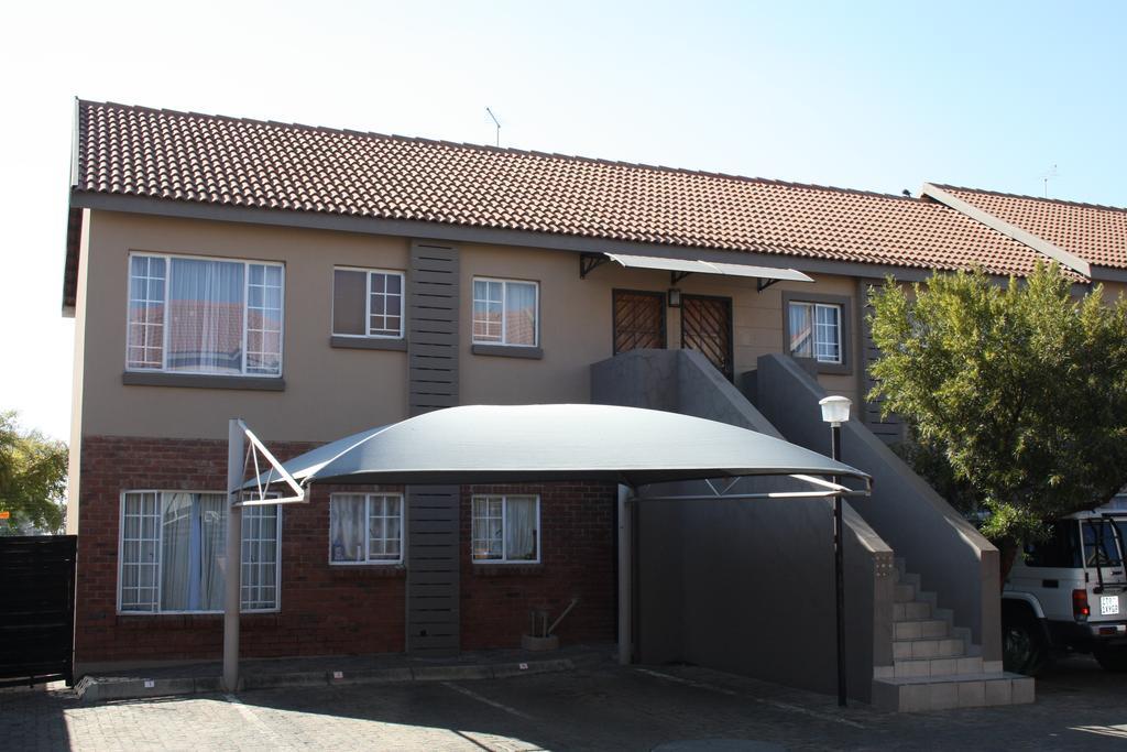 African Eagle Apartments Witfield Buitenkant foto